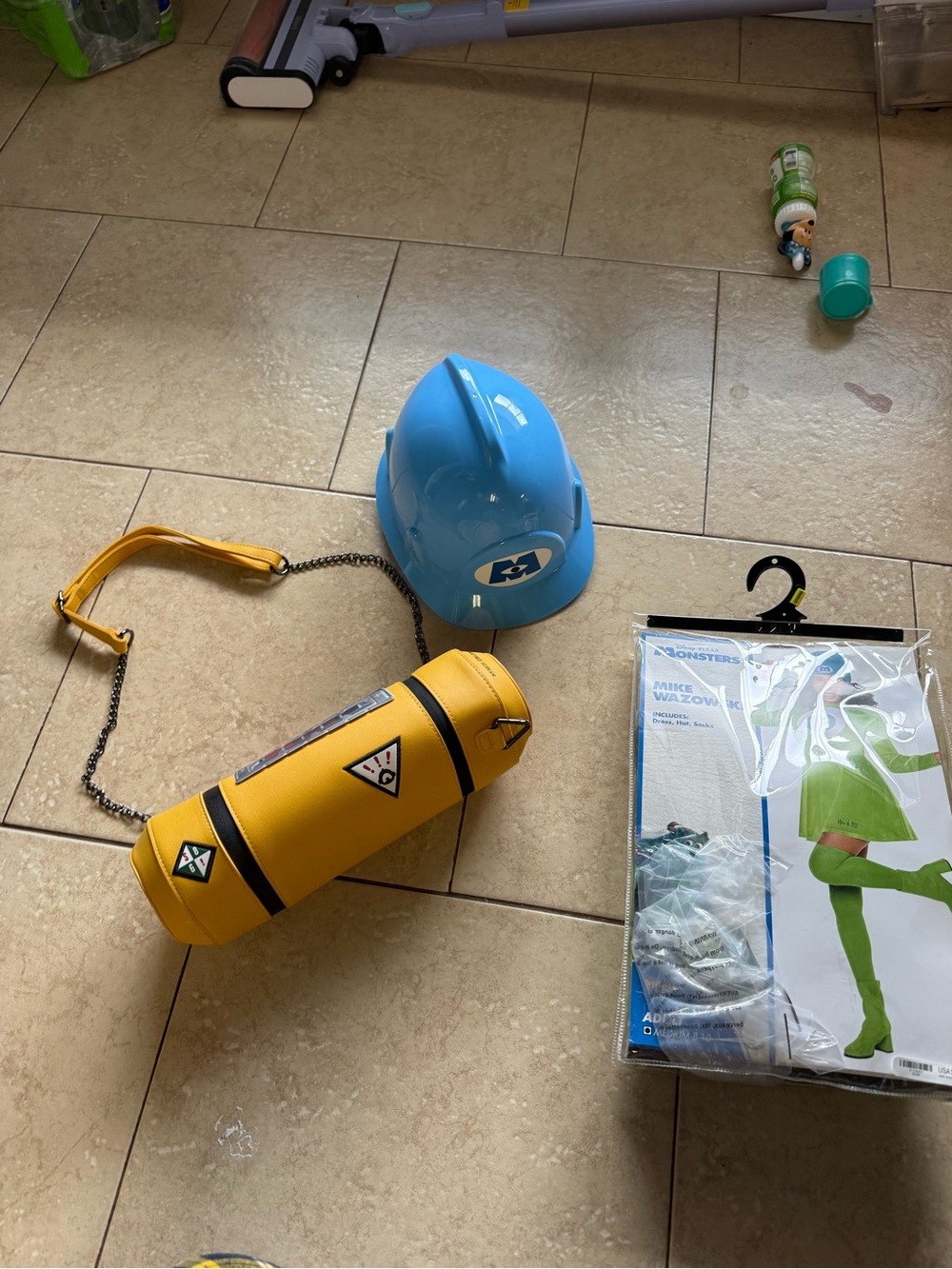 Disney Mike Wazowski Halloween Costume Green & Yellow NWT with accessories